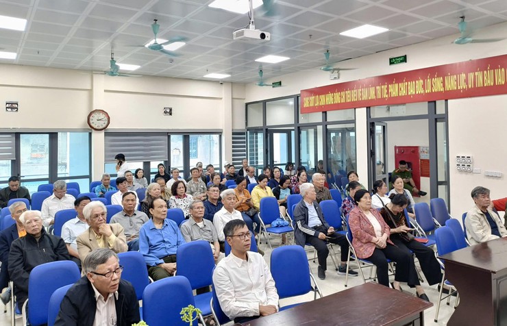 PHƯỜNG HỒNG HÀ TỔ CHỨC HỘI NGHỊ HỌC TẬP, TRIỂN KHAI NGHỊ QUYẾT ĐẠI HỘI ĐẢNG BỘ LẦN THỨ I - Ảnh 4.