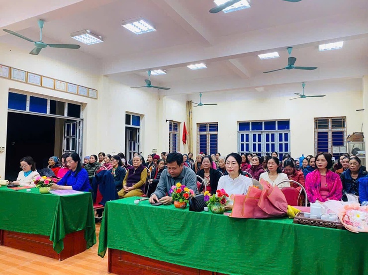 NGUYỄN KIM OANH – NỮ BÍ THƯ CHI BỘ, TRƯỞNG BAN CÔNG TÁC MẶT TRẬN TRẺ NHIỆT HUYẾT Ở THÔN THỤY PHÚ- Ảnh 2.