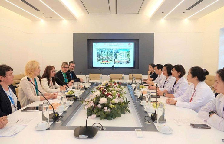 Bệnh viện đa khoa Xanh Pôn: Thúc đẩy hợp tác y tế quốc tế Việt - Đức- Ảnh 1.