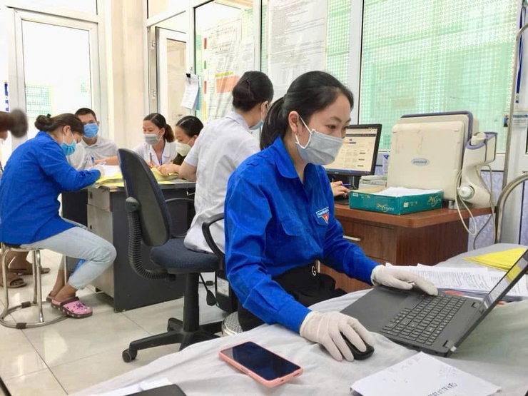 NGUYỄN KIM OANH – NỮ BÍ THƯ CHI BỘ, TRƯỞNG BAN CÔNG TÁC MẶT TRẬN TRẺ NHIỆT HUYẾT Ở THÔN THỤY PHÚ- Ảnh 3.