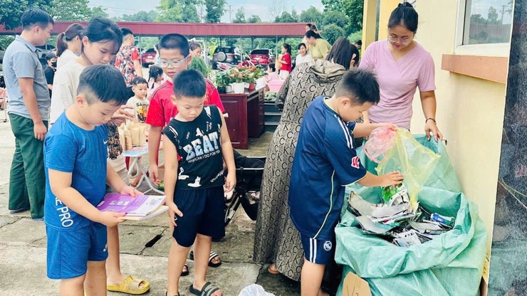 Lan tỏa hành trình xanh từ dự án “Đổi vỏ sữa và pin lấy cây”- Ảnh 1.