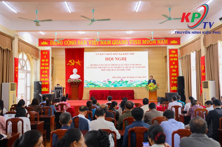 UBND XÃ KIỀU PHÚ LONG TRỌNG TỔ CHỨC HỘI NGHỊ HƯỞNG ỨNG NGÀY PHÁP LUẬT VIỆT NAM 9/11, VÀ TUYÊN TRUYỀN LUẬT NGHĨA VỤ QUÂN SỰ NĂM 2015- Ảnh 2.