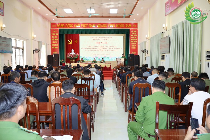 Công an xã Phú Cát tổ chức hội nghị công an lắng nghe ý kiến nhân dân năm 2025- Ảnh 2.