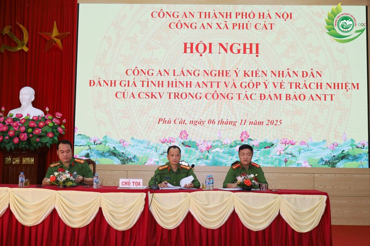 Công an xã Phú Cát tổ chức hội nghị công an lắng nghe ý kiến nhân dân năm 2025- Ảnh 3.