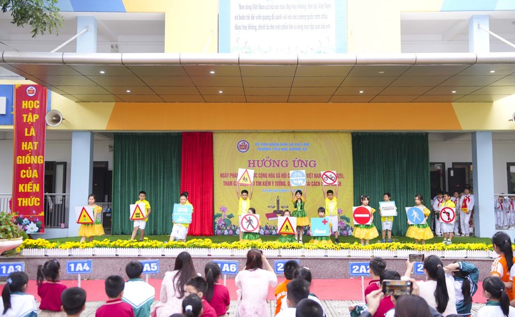 Trường Tiểu học Dương Xá hưởng ứng Ngày Pháp luật nước Cộng hòa xã hội chủ nghĩa Việt Nam năm 2025- Ảnh 5.