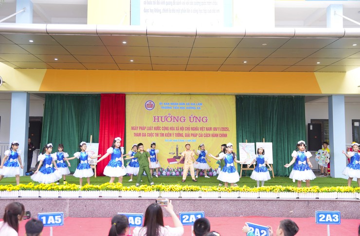 Trường Tiểu học Dương Xá hưởng ứng Ngày Pháp luật nước Cộng hòa xã hội chủ nghĩa Việt Nam năm 2025- Ảnh 6.