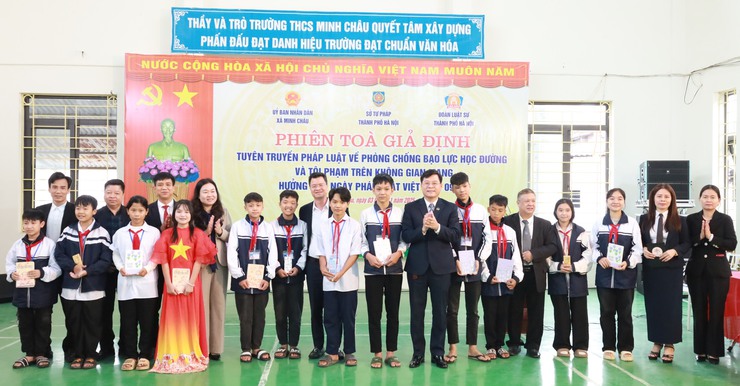 Xã Minh Châu hưởng ứng ngày Pháp luật Việt Nam năm 2025- lan toả tinh thần văn hoá thượng ton pháp luật qua phiên toà giả định- Ảnh 8.