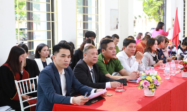 Xã Minh Châu hưởng ứng ngày Pháp luật Việt Nam năm 2025- lan toả tinh thần văn hoá thượng ton pháp luật qua phiên toà giả định- Ảnh 3.