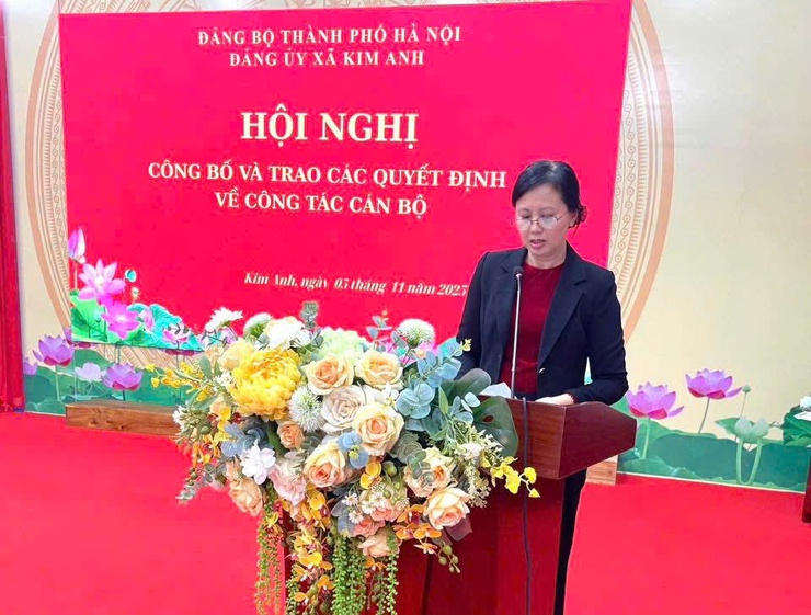 Đảng ủy xã Kim  Anh công bố các quyết định về công tác cán bộ- Ảnh 2.