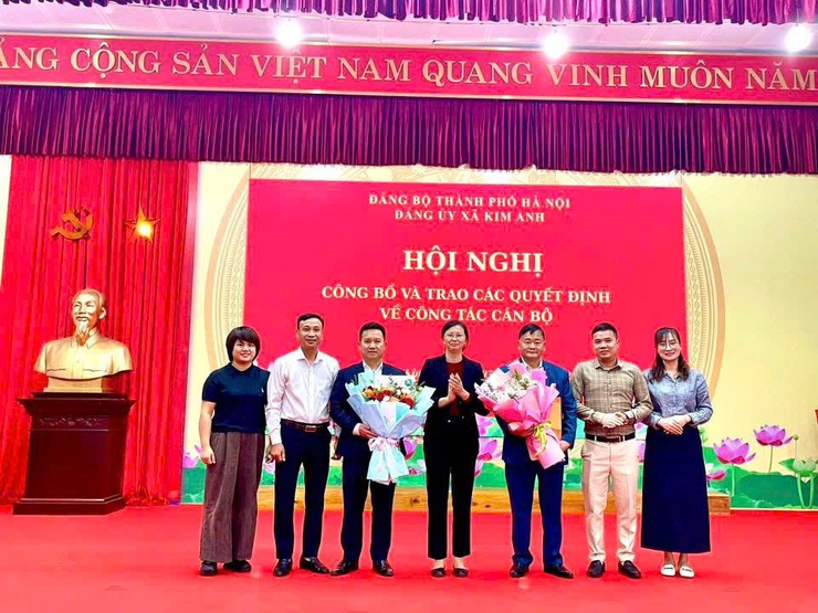 Đảng ủy xã Kim  Anh công bố các quyết định về công tác cán bộ- Ảnh 9.