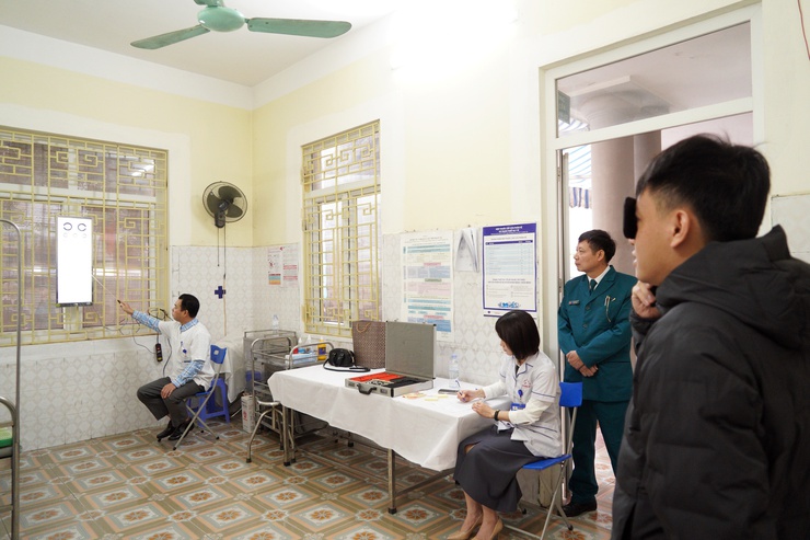 Chương Mỹ khám sơ tuyển sức khỏe nghĩa vụ quân sự năm 2026 – ngày đầu tiên diễn ra nghiêm túc, đúng quy định- Ảnh 11.