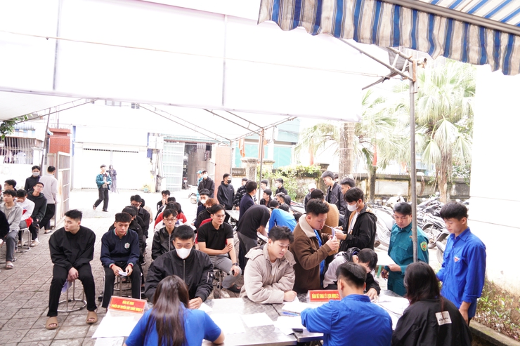 Chương Mỹ khám sơ tuyển sức khỏe nghĩa vụ quân sự năm 2026 – ngày đầu tiên diễn ra nghiêm túc, đúng quy định- Ảnh 8.