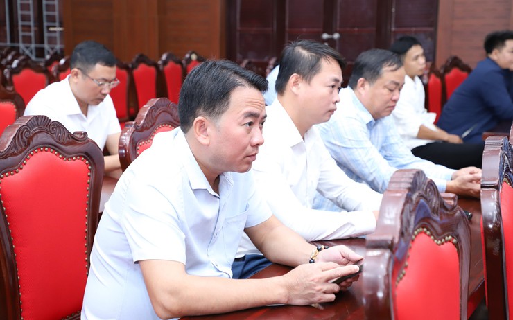 Đảng bộ xã Yên Xuân trao Huy hiệu Đảng 50, 45 năm tuổi Đảng đợt 7/11/2025- Ảnh 9.