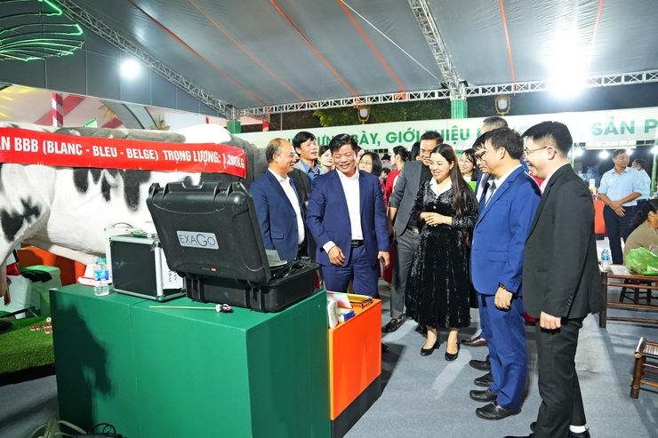 KHAI MẠC HỘI CHỢ TRIỂN LÃM KẾT NỐI SẢN PHẨM NÔNG NGHIỆP ỨNG DỤNG CÔNG NGHỆ CAO TRÊN ĐỊA BÀN THÀNH PHỐ HÀ NỘI- Ảnh 2.