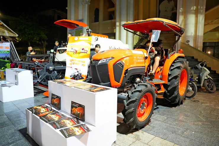 KHAI MẠC HỘI CHỢ TRIỂN LÃM KẾT NỐI SẢN PHẨM NÔNG NGHIỆP ỨNG DỤNG CÔNG NGHỆ CAO TRÊN ĐỊA BÀN THÀNH PHỐ HÀ NỘI- Ảnh 3.