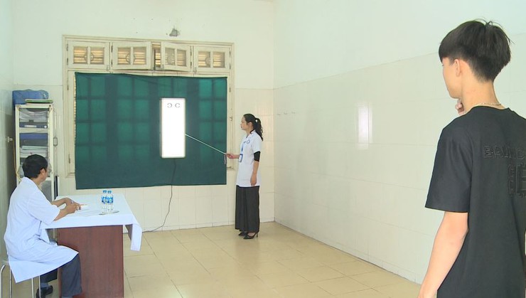 Ngày đầu khám sơ tuyển sức khoẻ nghĩa vụ quân sự cho nam công dân trong độ tuổi nhập ngũ 2026 trên địa bàn xã Phúc Lộc- Ảnh 7.