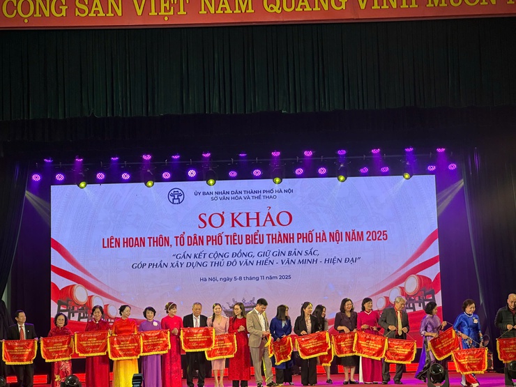 PHƯỜNG CỬA NAM THAM GIA LIÊN HOAN THÔN, TỔ DÂN PHỐ TIÊU BIỂU THÀNH PHỐ HÀ NỘI NĂM 2025- Ảnh 3.