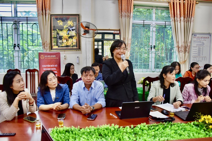 UBND xã Ứng Hòa tổ chức tập huấn kiến thức chuyên sâu về chuyển đổi số cho đội ngũ giáo viên trường Tiểu học và THCS Đông Lỗ.- Ảnh 3.