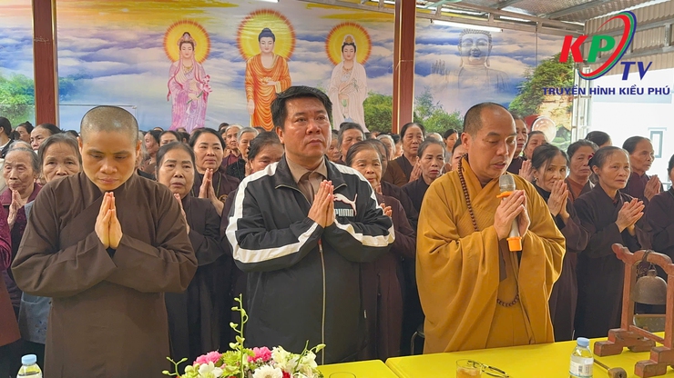 Đông đảo tăng ni, phật tử chùa Khánh Nguyên xóm đầu làng thôn Phú Mỹ tổ chức Lễ khánh thành chùa Khánh Nguyên- Ảnh 3.