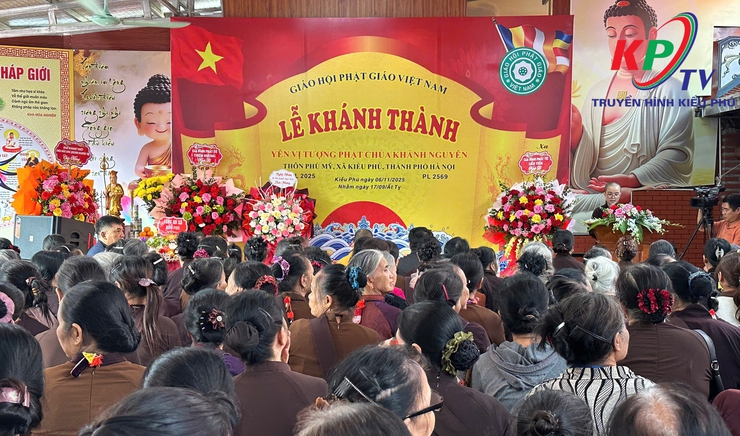 Đông đảo tăng ni, phật tử chùa Khánh Nguyên xóm đầu làng thôn Phú Mỹ tổ chức Lễ khánh thành chùa Khánh Nguyên- Ảnh 1.