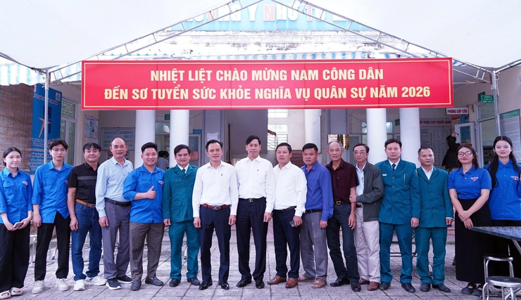 Chương Mỹ khám sơ tuyển sức khỏe nghĩa vụ quân sự năm 2026 – ngày đầu tiên diễn ra nghiêm túc, đúng quy định- Ảnh 3.