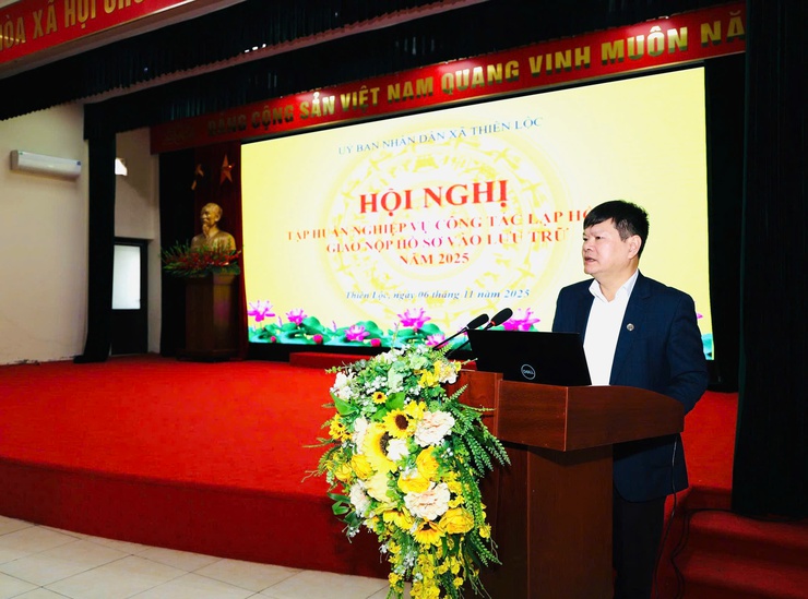 UBND xã Thiên Lộc tổ chức hội nghị tập huấn nghiệp vụ công tác lập hồ sơ, giao nộp hồ sơ vào lưu trữ năm 2025- Ảnh 3.