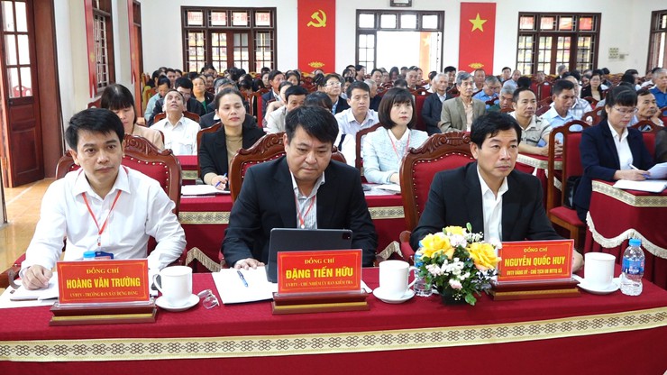 Hội nghị đối thoại  trực tiếp giữa người đứng đầu cấp ủy, chính quyền với đại diện Nhân dân xã Vật Lại năm 2025- Ảnh 3.