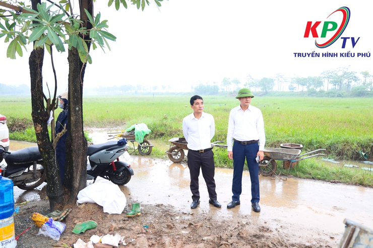 UBND xã Kiều Phú kiểm tra xử lý kịp thời vi phạm trật tự xây dựng tại thôn Ngọc Than- Ảnh 1.