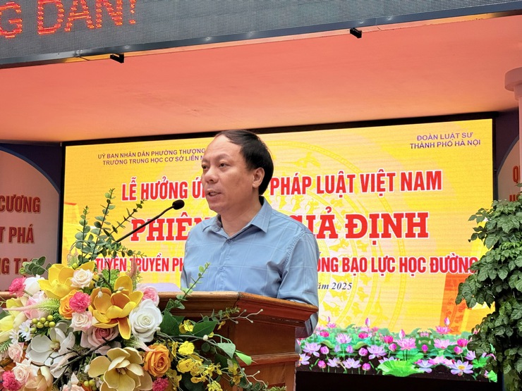 PHIÊN TÒA GIẢ ĐỊNH VỀ BẠO LỰC HỌC ĐƯỜNG – HOẠT ĐỘNG THIẾT THỰC HƯỞNG ỨNG NGÀY PHÁP LUẬT VIỆT NAM TẠI TRƯỜNG THCS LIÊN MẠC- Ảnh 1.