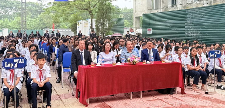 PHIÊN TÒA GIẢ ĐỊNH VỀ BẠO LỰC HỌC ĐƯỜNG – HOẠT ĐỘNG THIẾT THỰC HƯỞNG ỨNG NGÀY PHÁP LUẬT VIỆT NAM TẠI TRƯỜNG THCS LIÊN MẠC- Ảnh 2.