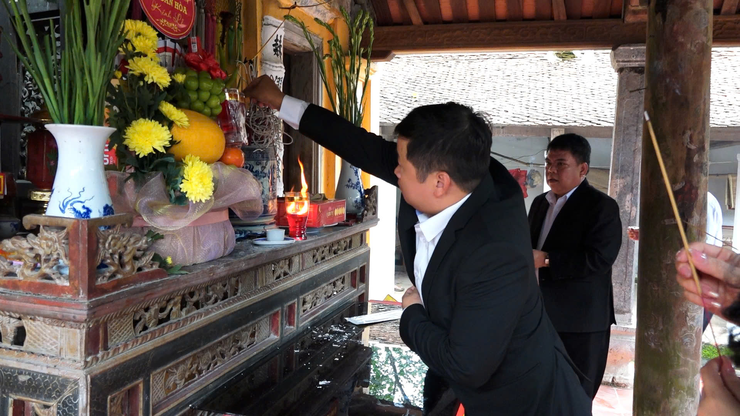 THƯỜNG TRỰC ĐẢNG ỦY XÃ DÂN HÒA KHẢO SÁT THỰC TẾ CÁC ĐIỂM DI TÍCH LỊCH SỬ TRÊN ĐỊA BÀN- Ảnh 1.