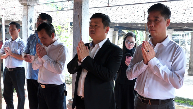 THƯỜNG TRỰC ĐẢNG ỦY XÃ DÂN HÒA KHẢO SÁT THỰC TẾ CÁC ĐIỂM DI TÍCH LỊCH SỬ TRÊN ĐỊA BÀN- Ảnh 2.