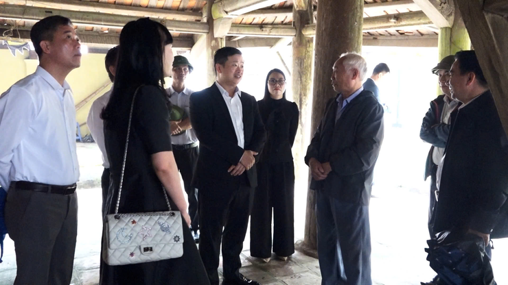 THƯỜNG TRỰC ĐẢNG ỦY XÃ DÂN HÒA KHẢO SÁT THỰC TẾ CÁC ĐIỂM DI TÍCH LỊCH SỬ TRÊN ĐỊA BÀN- Ảnh 5.