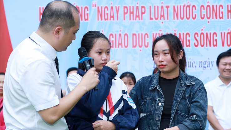 Trường THCS Nguyễn Trãi hưởng ứng Ngày Pháp luật Việt Nam và giáo dục kỹ năng sống với chủ đề “Lòng biết ơn”- Ảnh 4.