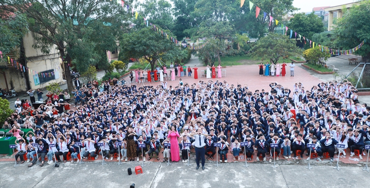 Trường THCS Nguyễn Trãi hưởng ứng Ngày Pháp luật Việt Nam và giáo dục kỹ năng sống với chủ đề “Lòng biết ơn”- Ảnh 2.