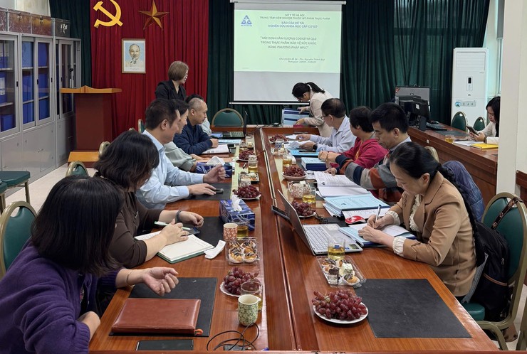 Trung tâm Kiểm nghiệm thuốc, mỹ phẩm, thực phẩm Hà Nội: Làm tốt công tác chuyên môn, đẩy mạnh nghiên cứu khoa học và phát triển nguồn nhân lực chất lượng cao- Ảnh 2.