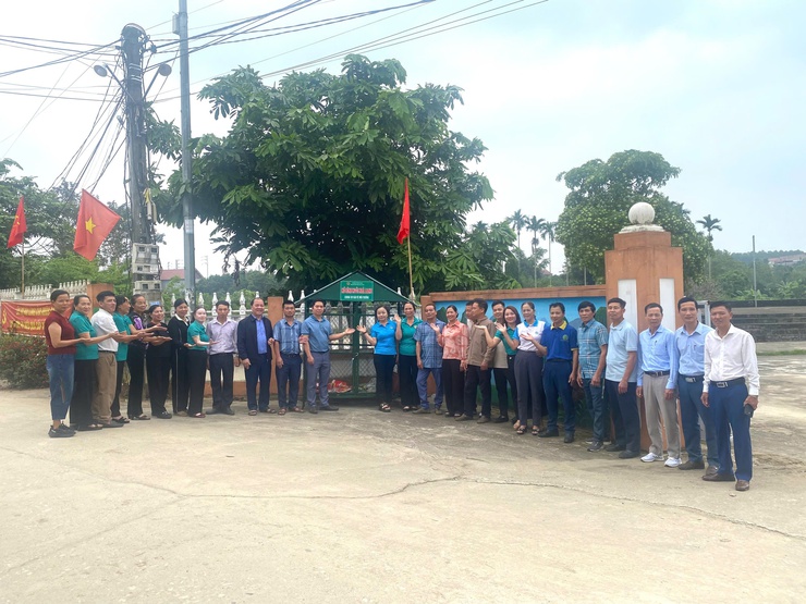 Hội nông dân xã Suối Hai ra mắt mô hình ngôi nhà xanh- Ảnh 2.