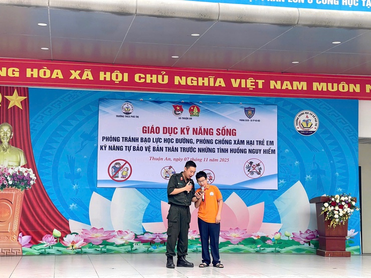 Giáo dục kỹ năng sống "Phòng tránh bạo lực học đường; Phòng, chống xâm hại trẻ em; Kỹ năng tự bảo vệ bản thân trước các tình huống nguy hiểm- Ảnh 4.