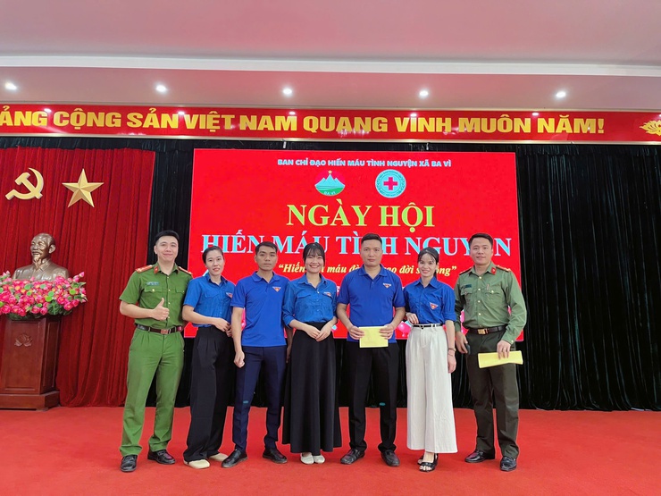 XÃ BA VÌ TỔ CHỨC THÀNH CÔNG NGÀY HỘI HIẾN MÁU NHÂN ĐẠO – TIẾP NHẬN 175 ĐƠN VỊ MÁU QUÝ GIÁ- Ảnh 5.
