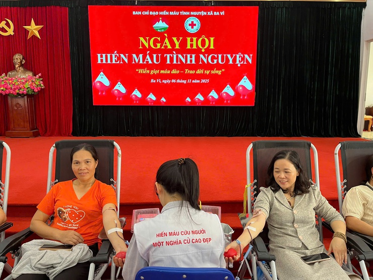 XÃ BA VÌ TỔ CHỨC THÀNH CÔNG NGÀY HỘI HIẾN MÁU NHÂN ĐẠO – TIẾP NHẬN 175 ĐƠN VỊ MÁU QUÝ GIÁ- Ảnh 1.