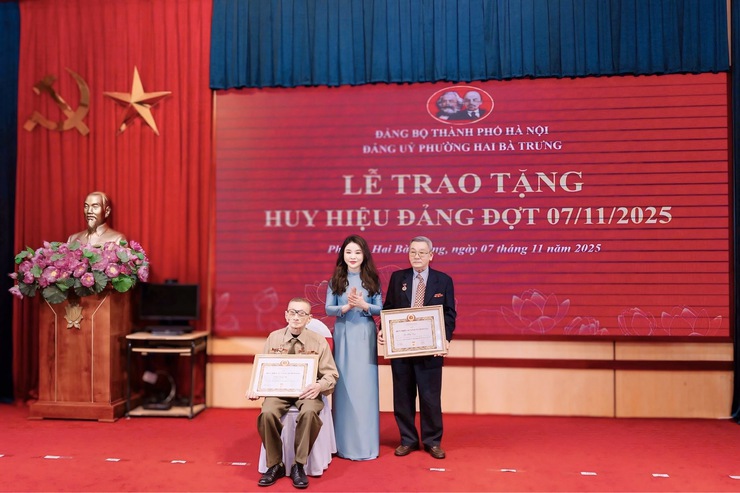 Phường Hai Bà Trưng: quan tâm chăm lo đời sống vật chất, tinh thần cho các đảng viên lão thành- Ảnh 2.