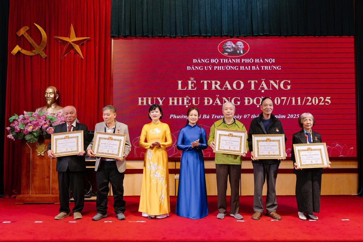 Phường Hai Bà Trưng: quan tâm chăm lo đời sống vật chất, tinh thần cho các đảng viên lão thành- Ảnh 6.