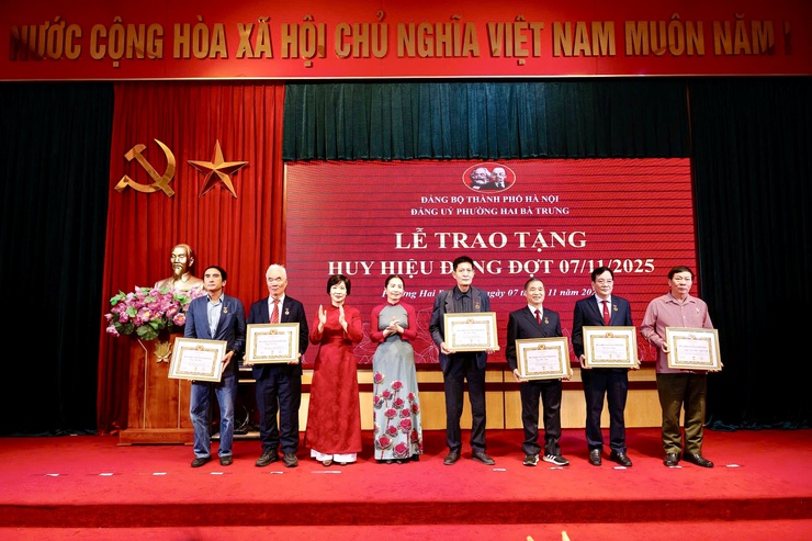 Phường Hai Bà Trưng: quan tâm chăm lo đời sống vật chất, tinh thần cho các đảng viên lão thành- Ảnh 7.