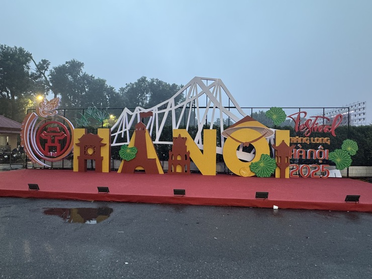 Câu lạc bộ Múa Bài bông Phú Nhiêu xã Phú Xuyên
tham gia biểu diễn tại “Festival Thăng Long – Hà Nội năm 2025”
- Ảnh 5.