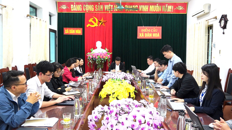 THƯỜNG TRỰC ĐẢNG ỦY XÃ DÂN HÒA LÀM VIỆC VỚI VNPT VỀ ĐỀ ÁN CHUYỂN ĐỔI SỐ CHO MÔ HÌNH CHÍNH QUYỀN ĐỊA PHƯƠNG HAI CẤP- Ảnh 1.