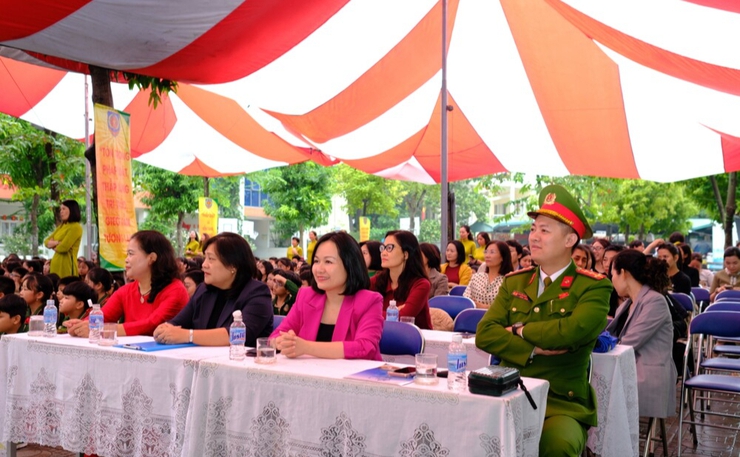 PHƯỜNG KIM LIÊN TỔ CHỨC HOẠT ĐỘNG HƯỞNG ỨNG “NGÀY PHÁP LUẬT NƯỚC CỘNG HÒA XÃ HỘI CHỦ NGHĨA VIỆT NAM” NĂM 2025- Ảnh 1.