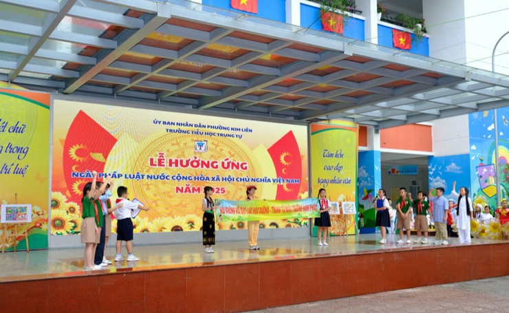 PHƯỜNG KIM LIÊN TỔ CHỨC HOẠT ĐỘNG HƯỞNG ỨNG “NGÀY PHÁP LUẬT NƯỚC CỘNG HÒA XÃ HỘI CHỦ NGHĨA VIỆT NAM” NĂM 2025- Ảnh 10.