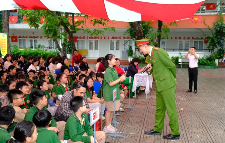 PHƯỜNG KIM LIÊN TỔ CHỨC HOẠT ĐỘNG HƯỞNG ỨNG “NGÀY PHÁP LUẬT NƯỚC CỘNG HÒA XÃ HỘI CHỦ NGHĨA VIỆT NAM” NĂM 2025- Ảnh 9.
