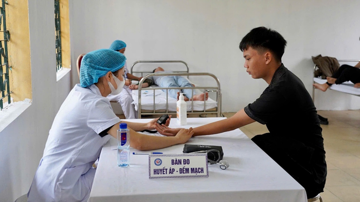 XÃ YÊN LÃNG TỔ CHỨC KHÁM SƠ TUYỂN SỨC KHỎE NGHĨA VỤ QUÂN SỰ NĂM 2026- Ảnh 4.