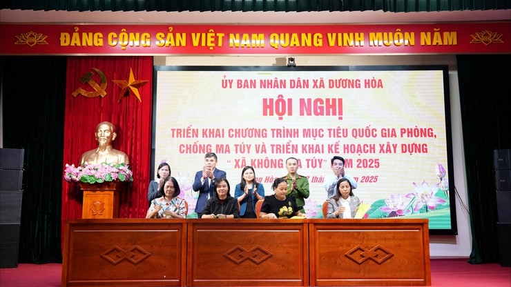 Hội nghị triển khai chương trình mục tiêu quốc gia phòng, chống ma tuý và triển khai kế hoạch xây dựng xã không ma tuý năm 2025- Ảnh 17.